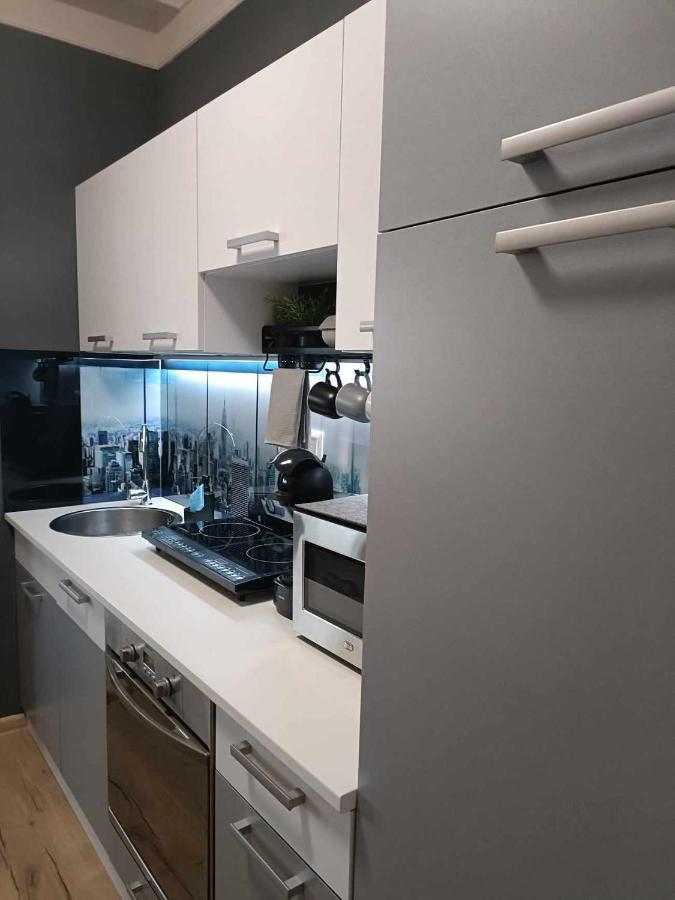 West Panorama Penthouse - Apartment With A Fantastic View Of The City Сомбатели Екстериор снимка