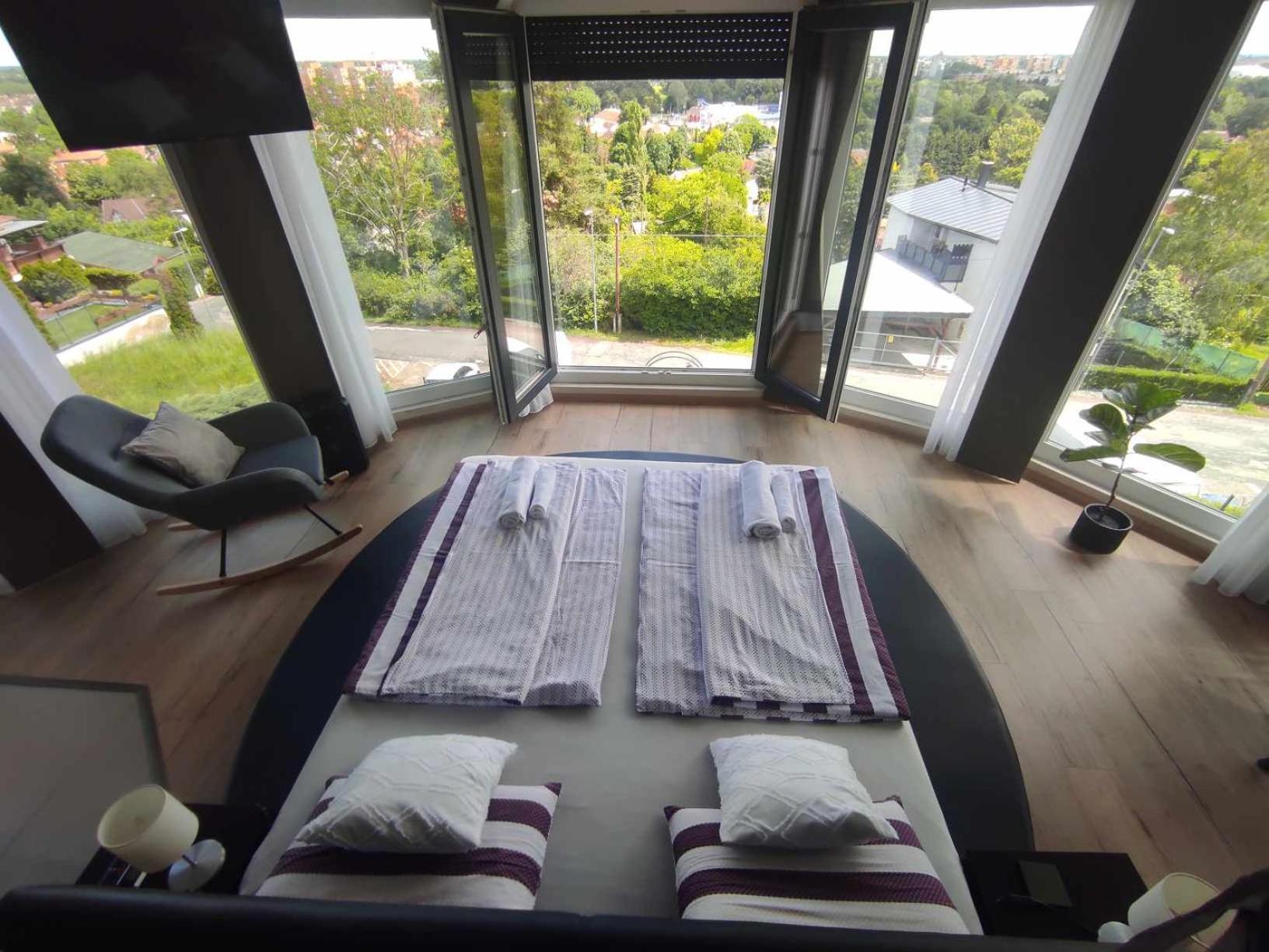 West Panorama Penthouse - Apartment With A Fantastic View Of The City Сомбатели Екстериор снимка